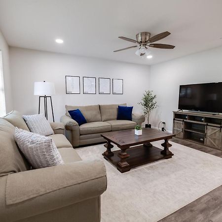 Trailside Townhouse - Close To Downtown & Bike Trails ベントンビル エクステリア 写真