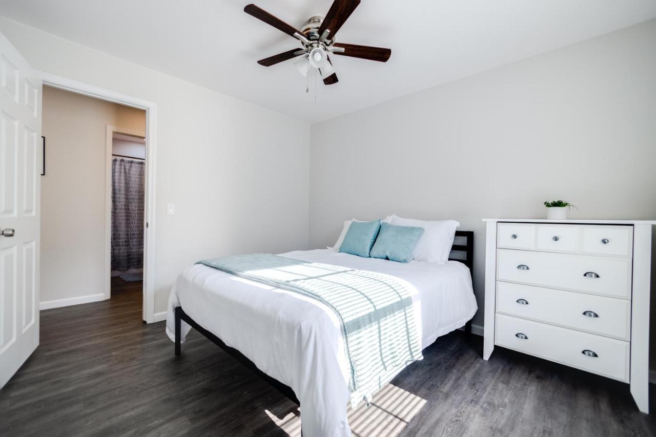 Trailside Townhouse - Close To Downtown & Bike Trails ベントンビル エクステリア 写真