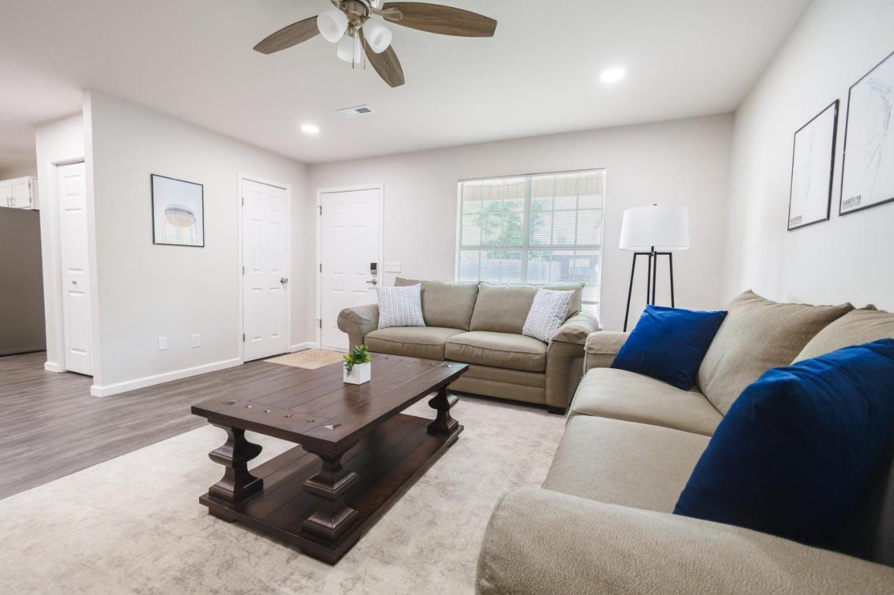 Trailside Townhouse - Close To Downtown & Bike Trails ベントンビル エクステリア 写真