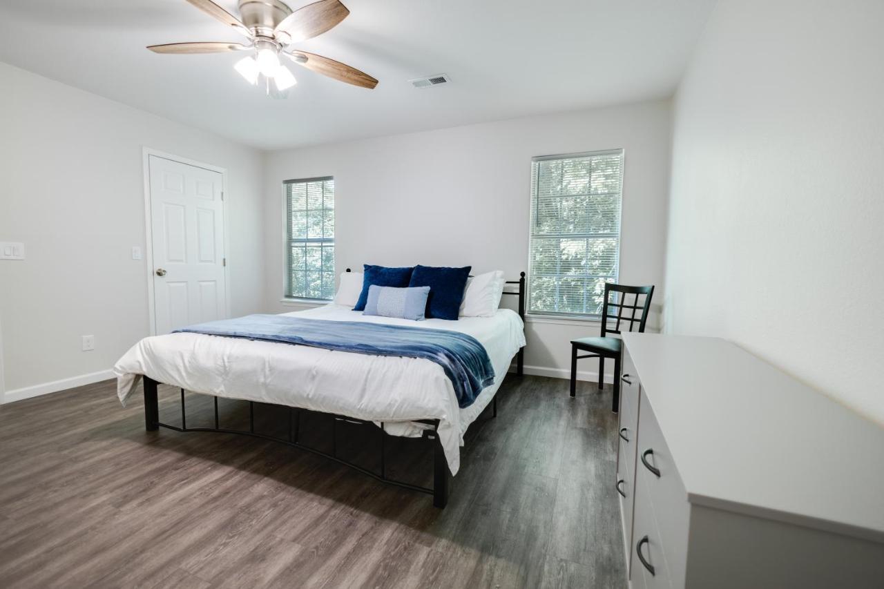 Trailside Townhouse - Close To Downtown & Bike Trails ベントンビル エクステリア 写真